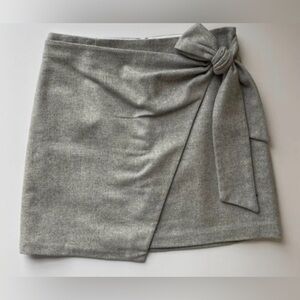 Wilfred Aritzia Gray Bow Detail Mini Skirt